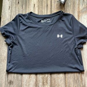 Under Armour black T-shirt